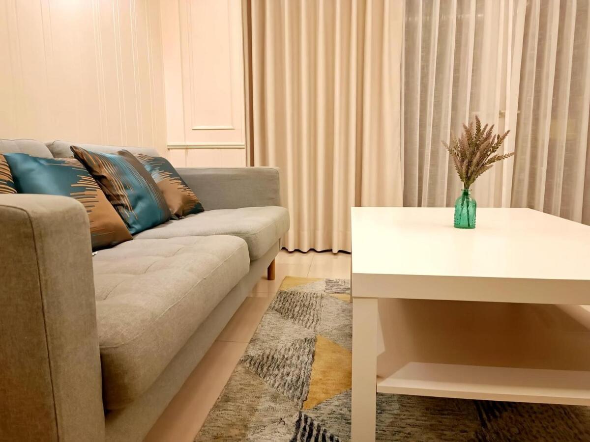 5 Mins Walk To Night Bazaar, 3 Bedrooms, 3 Bathrooms, With Garden, A Quiet Dreamy In The Middle Of The Apartment