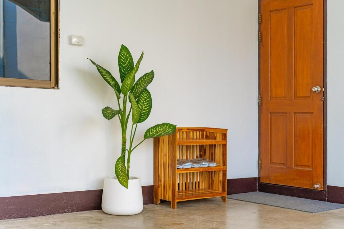 Standalone 3 Bedroom 160 Sqm With Huge Front And Back Yard, Next To The Internet-famous Park In The Ancient Apartamento *