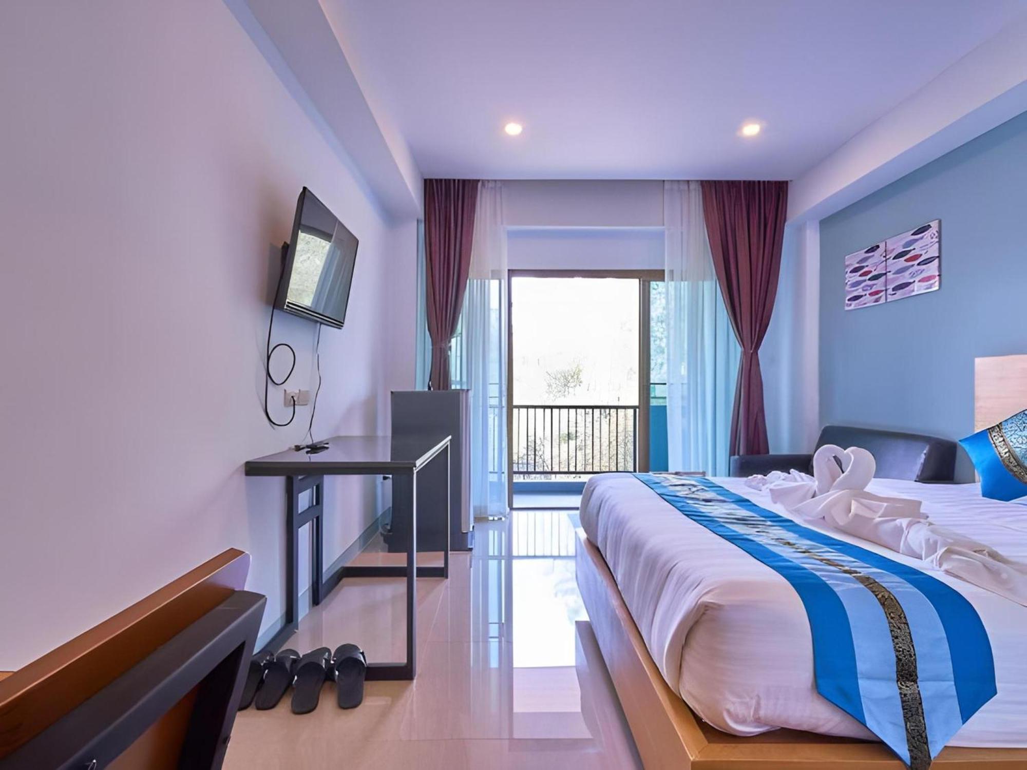 Lanna Soi7 Hotel