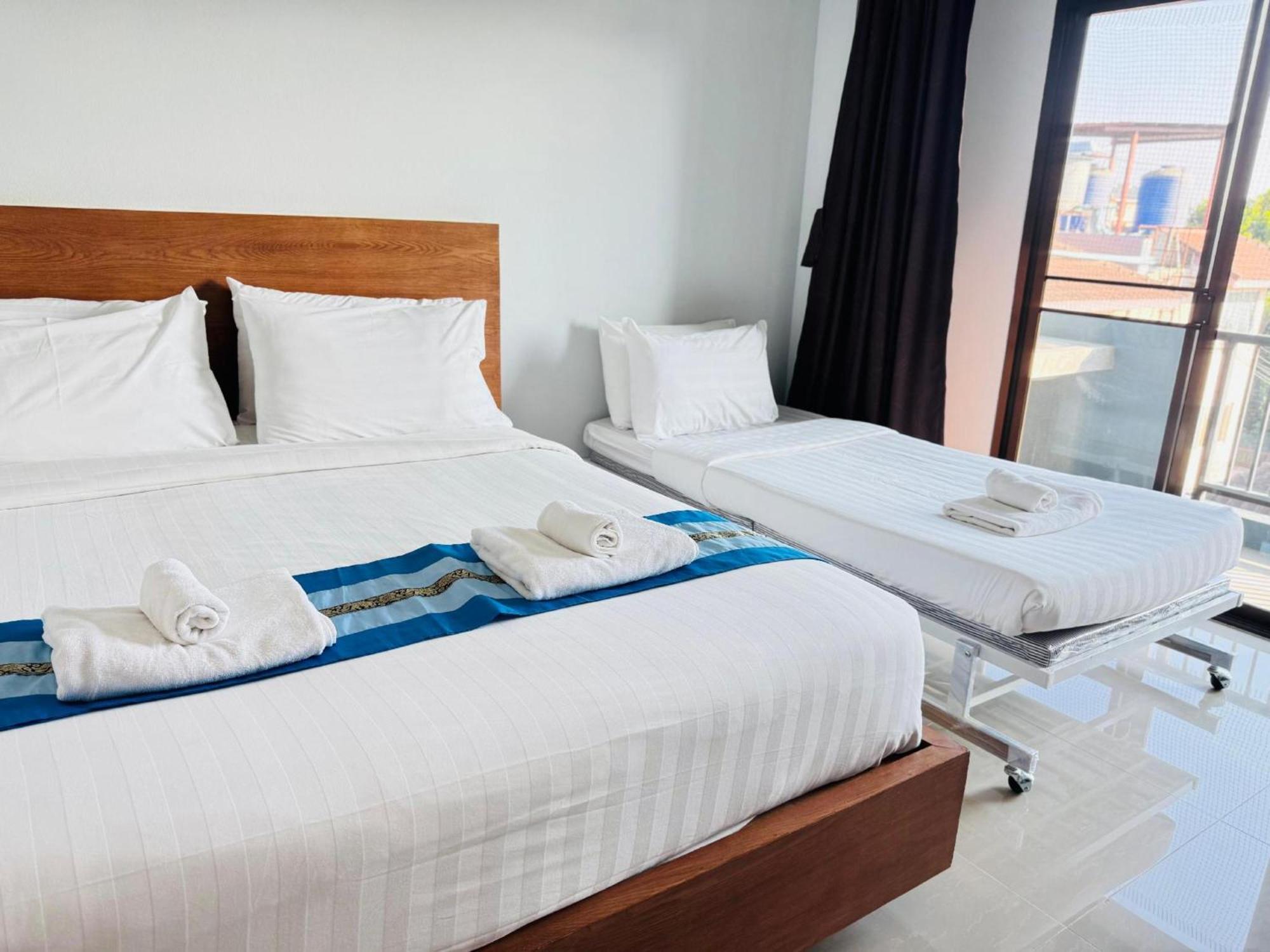 Lanna Soi7 Hotel