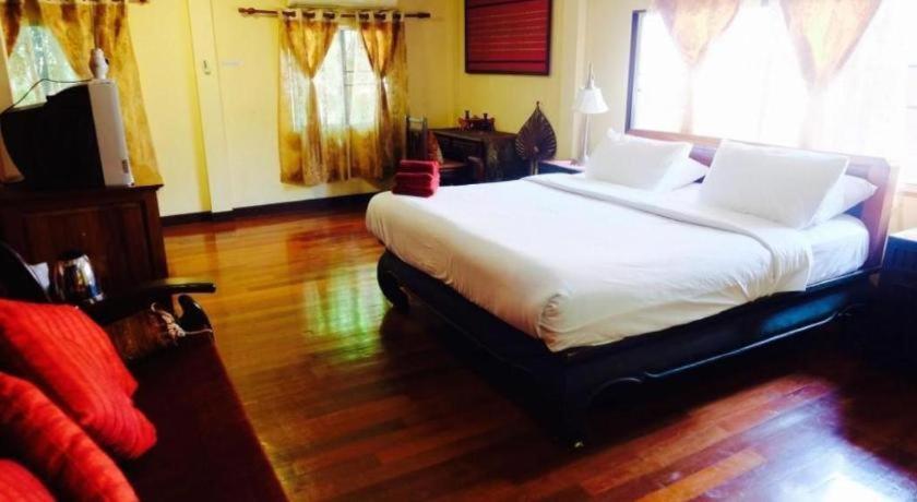 Joy's House Hotel 2*