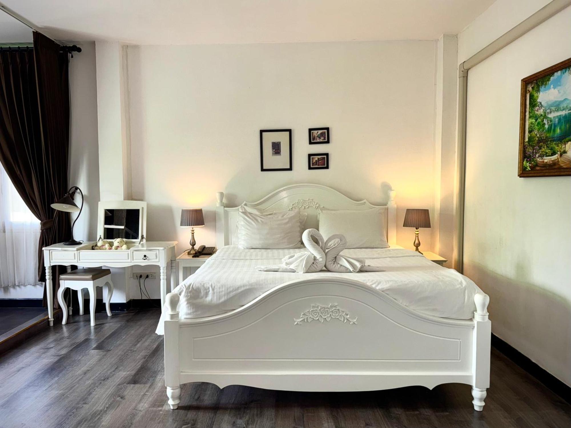 Hotel Nidhra Lanna Chiang Mai