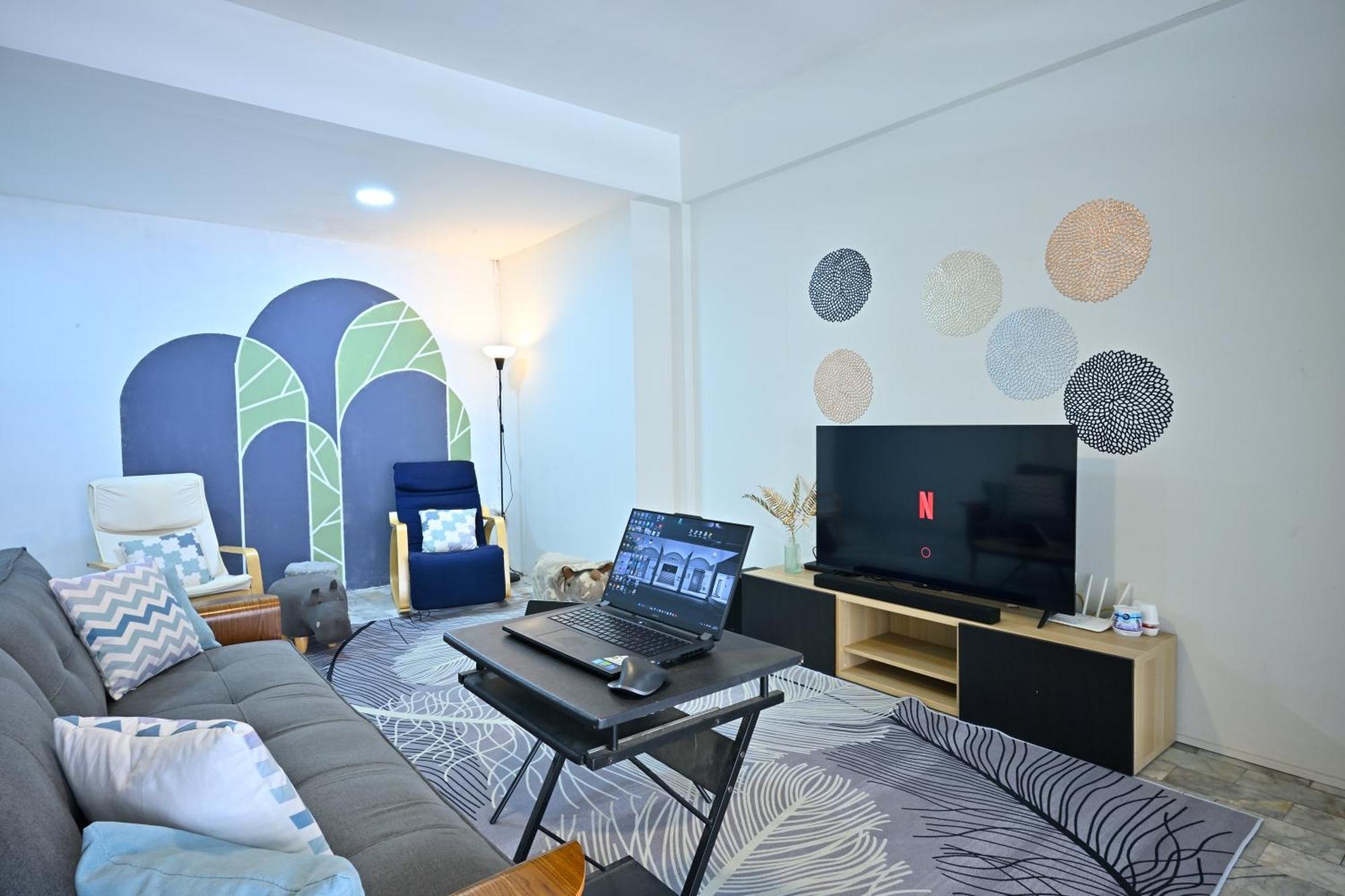 Apartment Moo Deng House Near Old City,street Food Changpuek Market