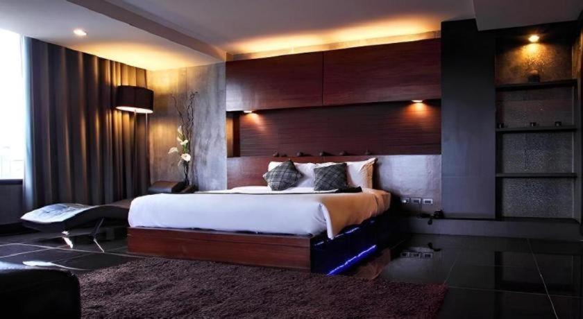 Hotel B2 Black Business And Budget 3*
