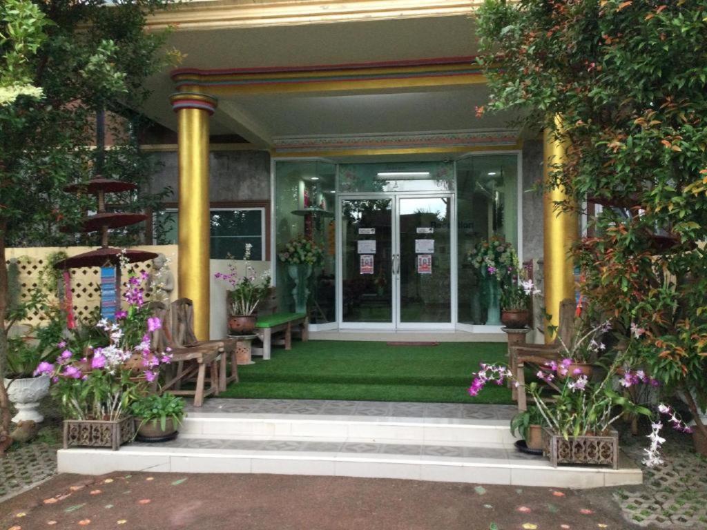 Pimlada Hotel 4*