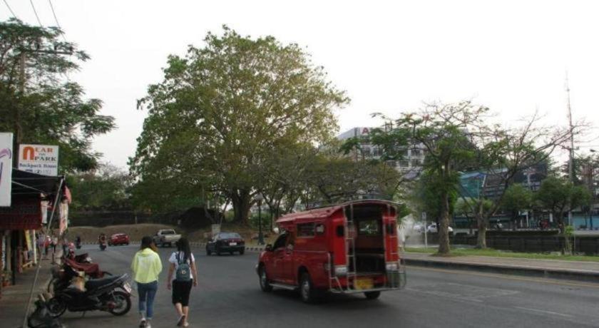 Near The Park Backpack House