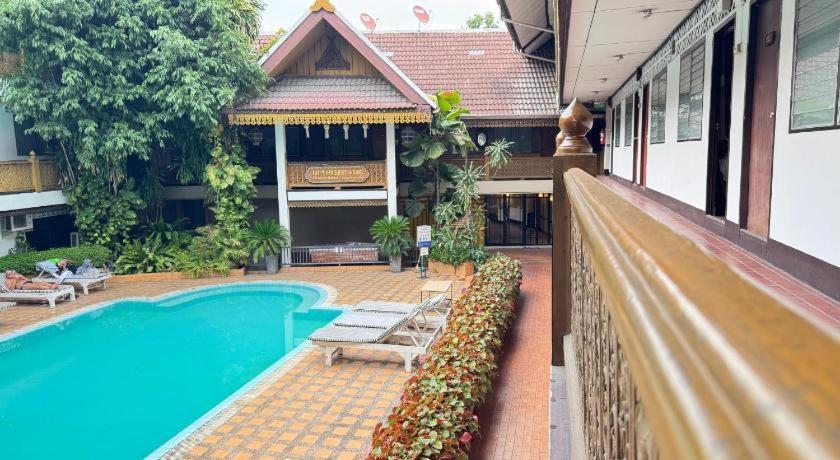 Collection O Khu Mueang Near Tha Phae Gate Formerly Lai Thai Hotel