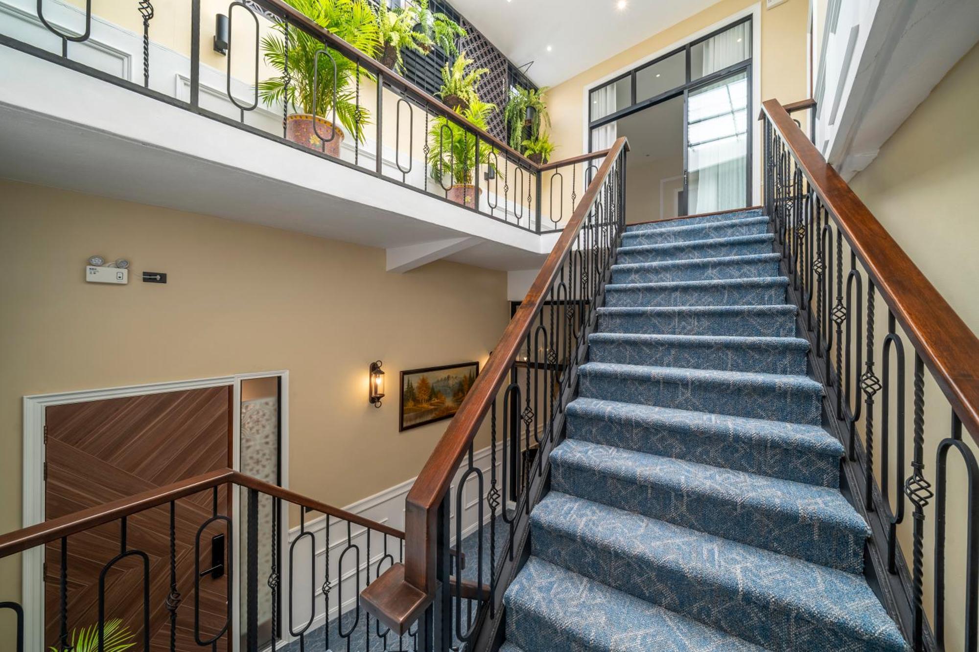 Sclass Penthouse Changmoi Road Center Old Apartment