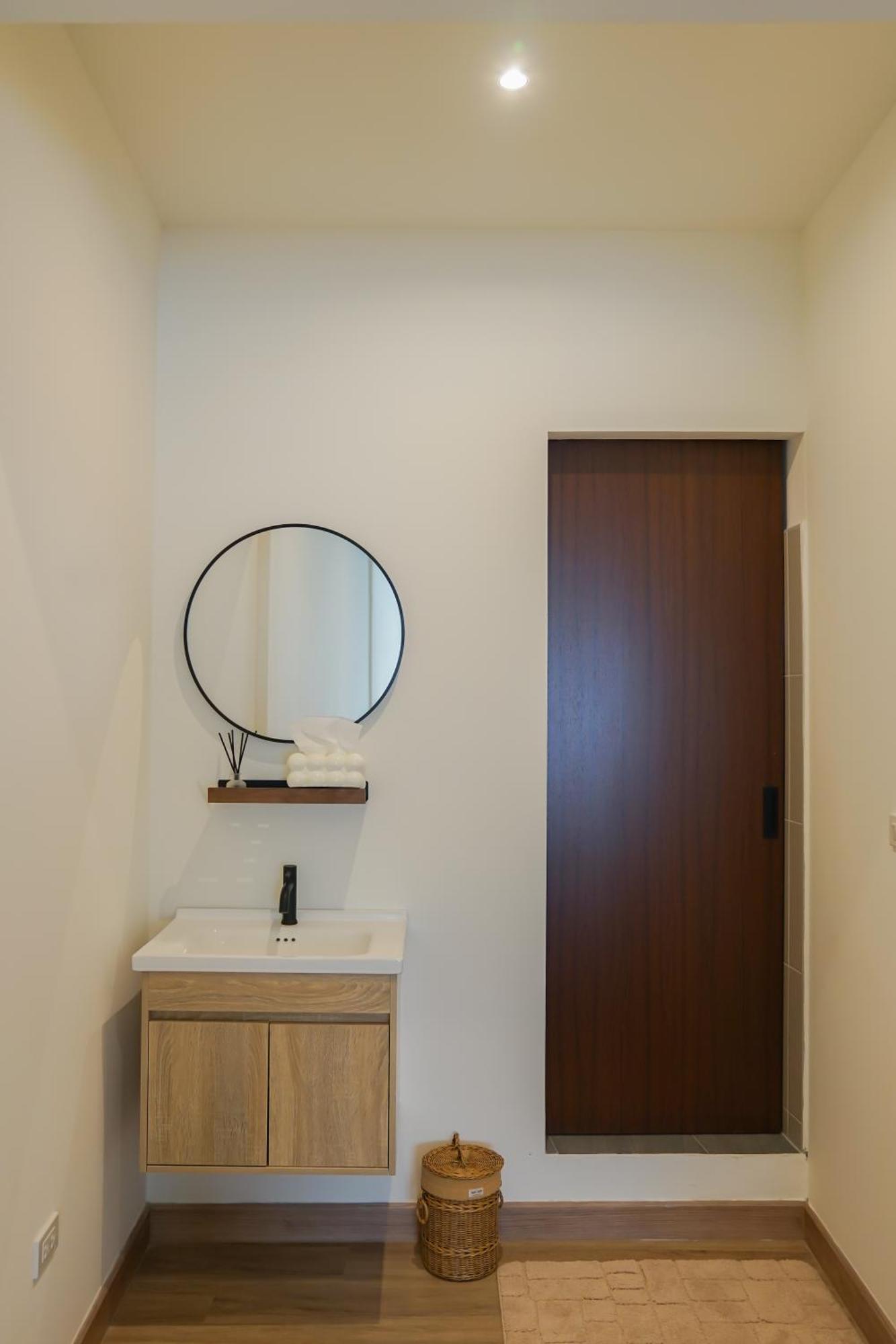 Private Blue And Teak 211 *