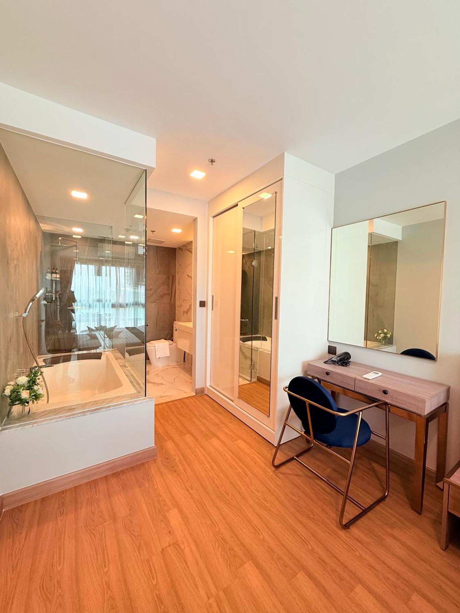 Astra Sky River 3 Bedrooms Infinity Pool, With Latex Mattress Apartment