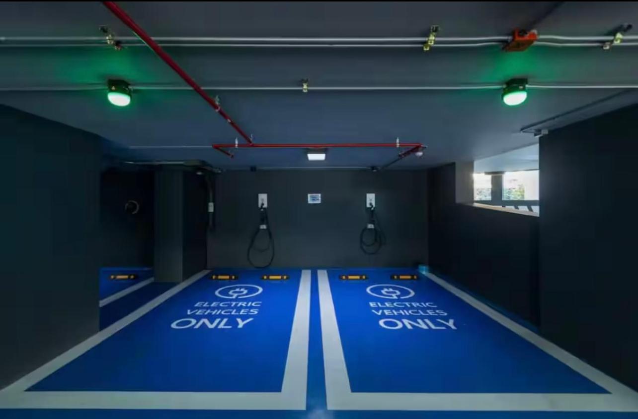 Astra Sky River 3 Bedrooms Infinity Pool, With Latex Mattress Apartment *