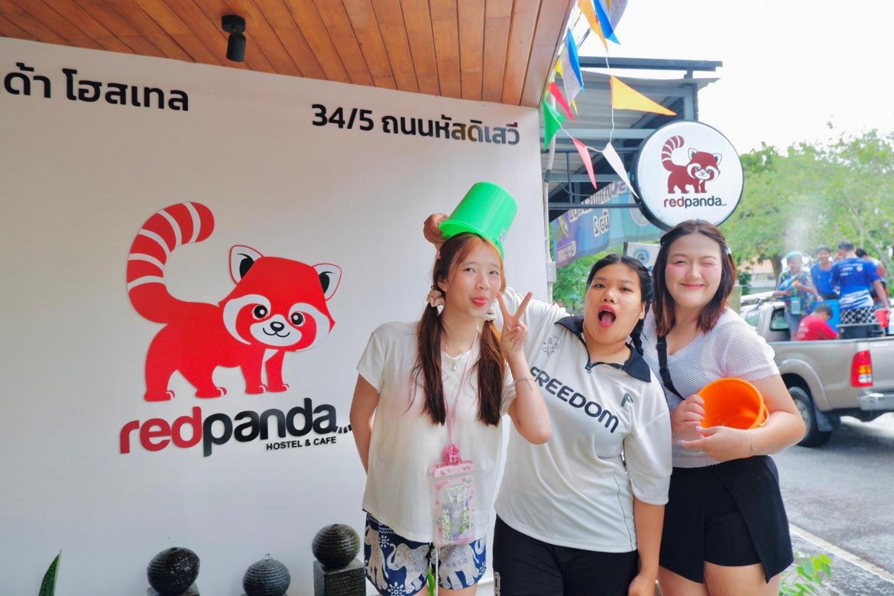 Asrama Redpanda & Cafe