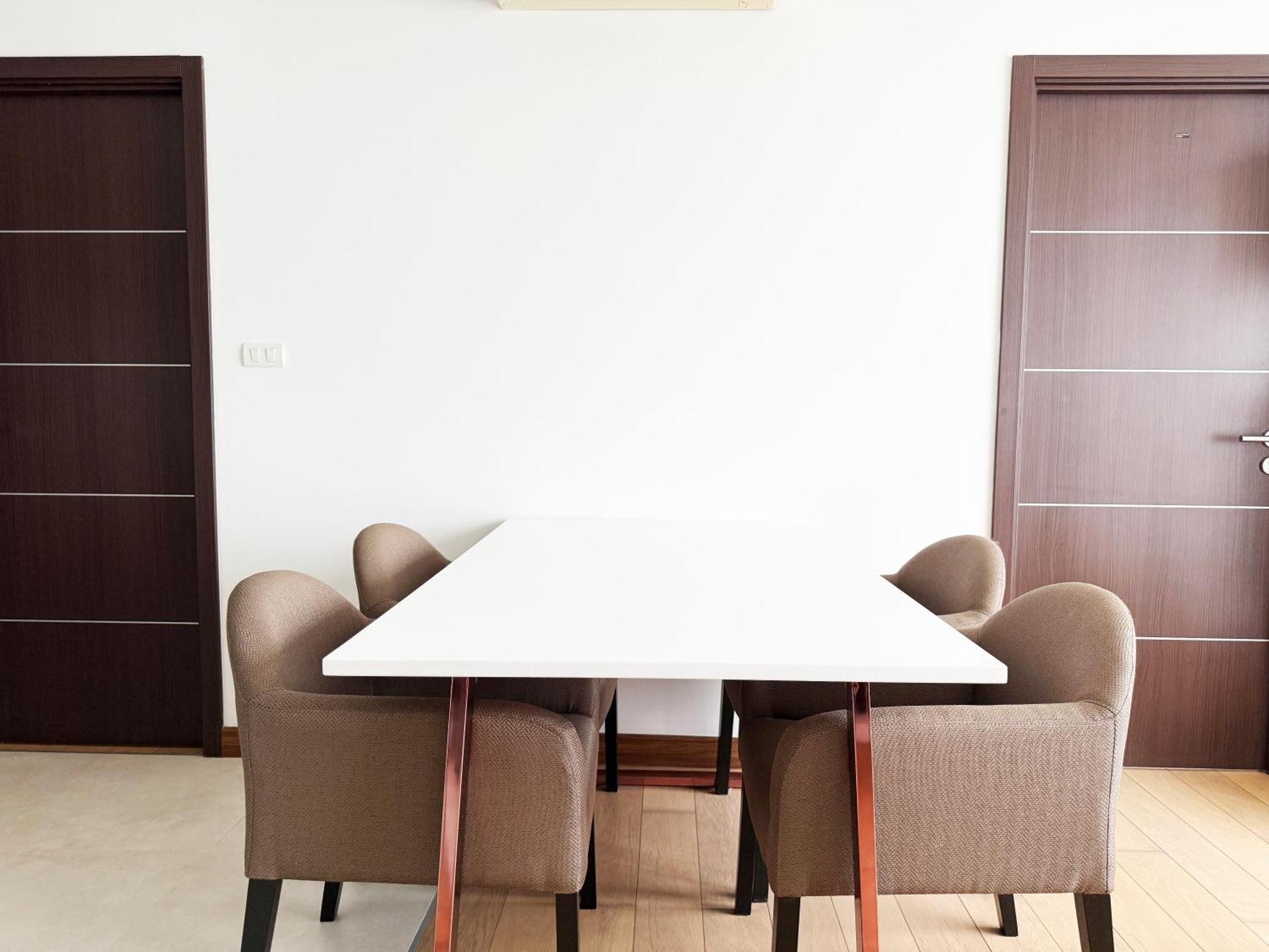 The Astra 2bedroom 65sqm,close Night Bazaar And Old Apartment