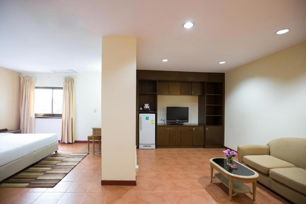 Night Bazaar Place Hotel Chiang Mai