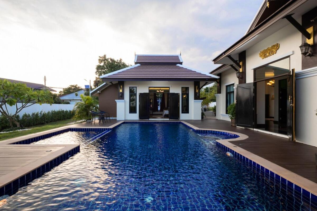 Morden Lanna Style Grand Pool Chiang Mai