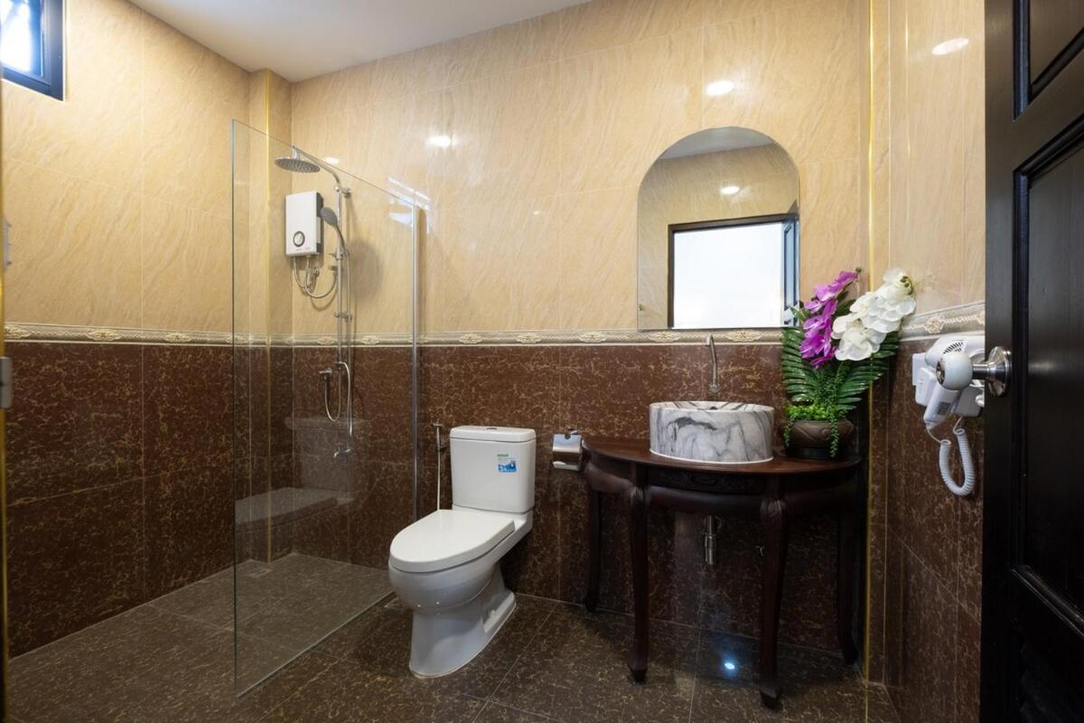 Morden Lanna Style Grand Pool *
