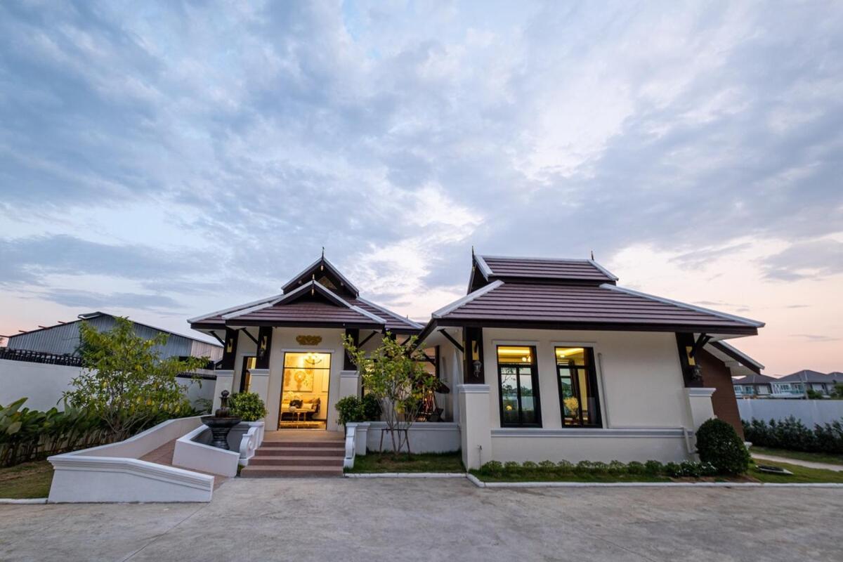 Morden Lanna Style Grand Pool * Chiang Mai