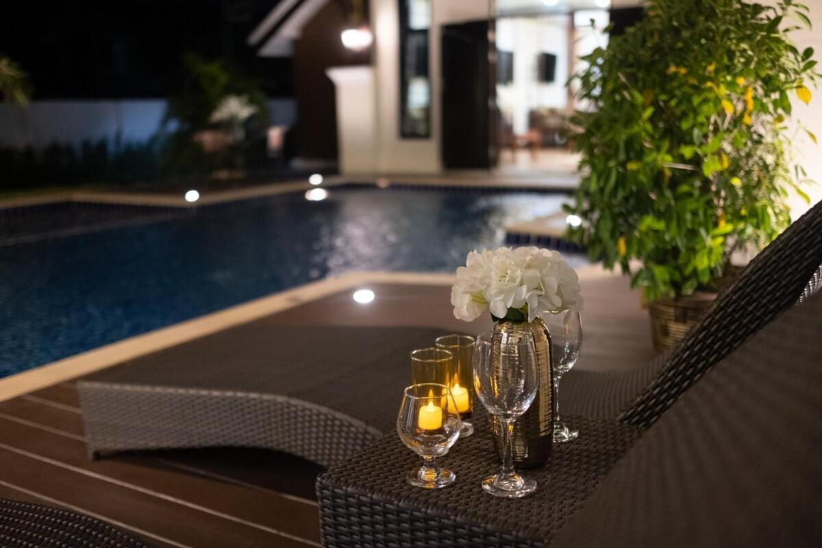 Villa Morden Lanna Style Grand Pool Chiang Mai