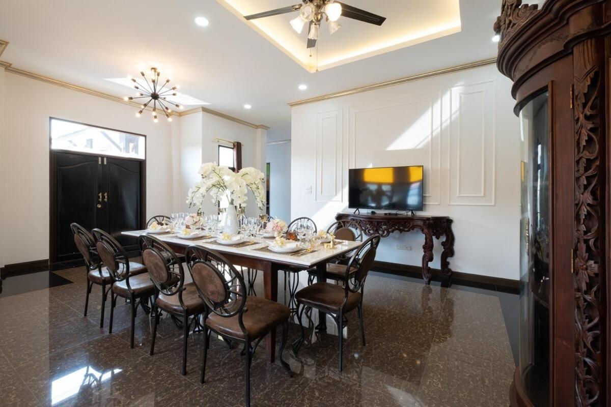 Morden Lanna Style Grand Pool *