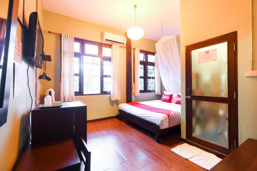 Hotel Oyo 369 Micasa 2*
