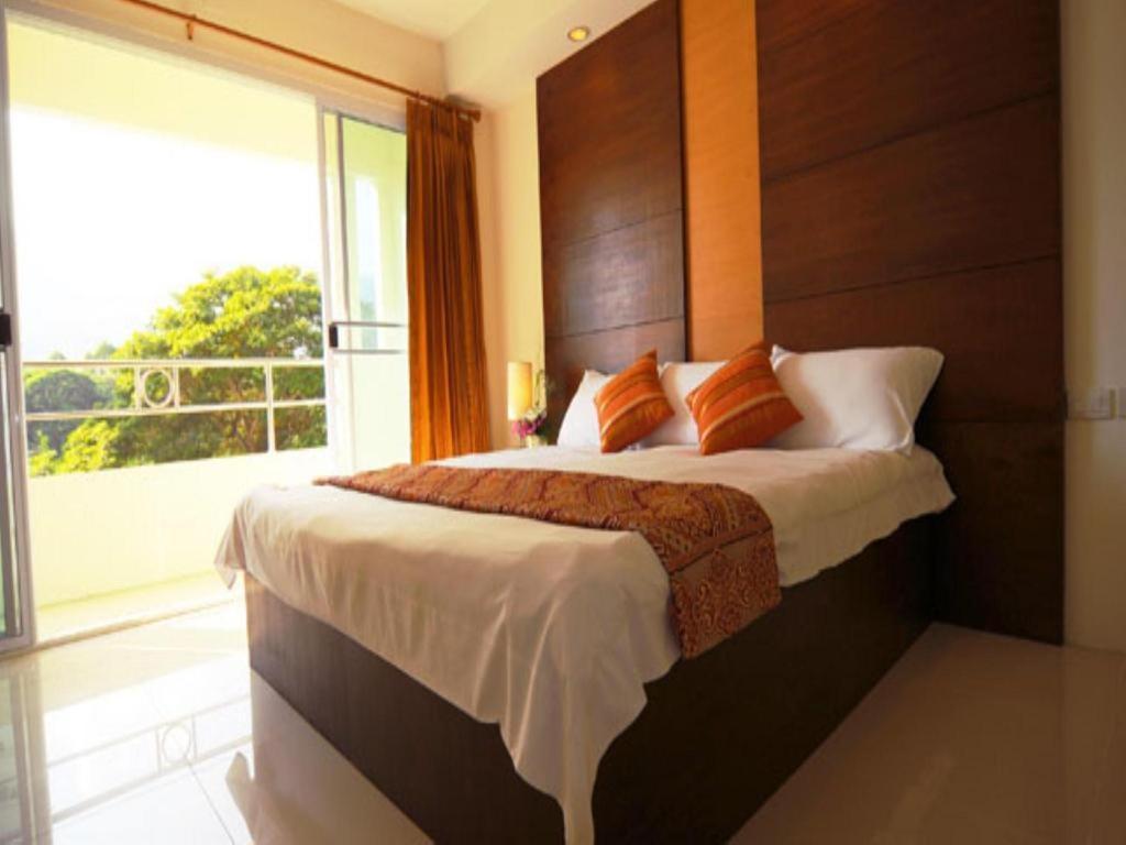 Grand Living Hotel