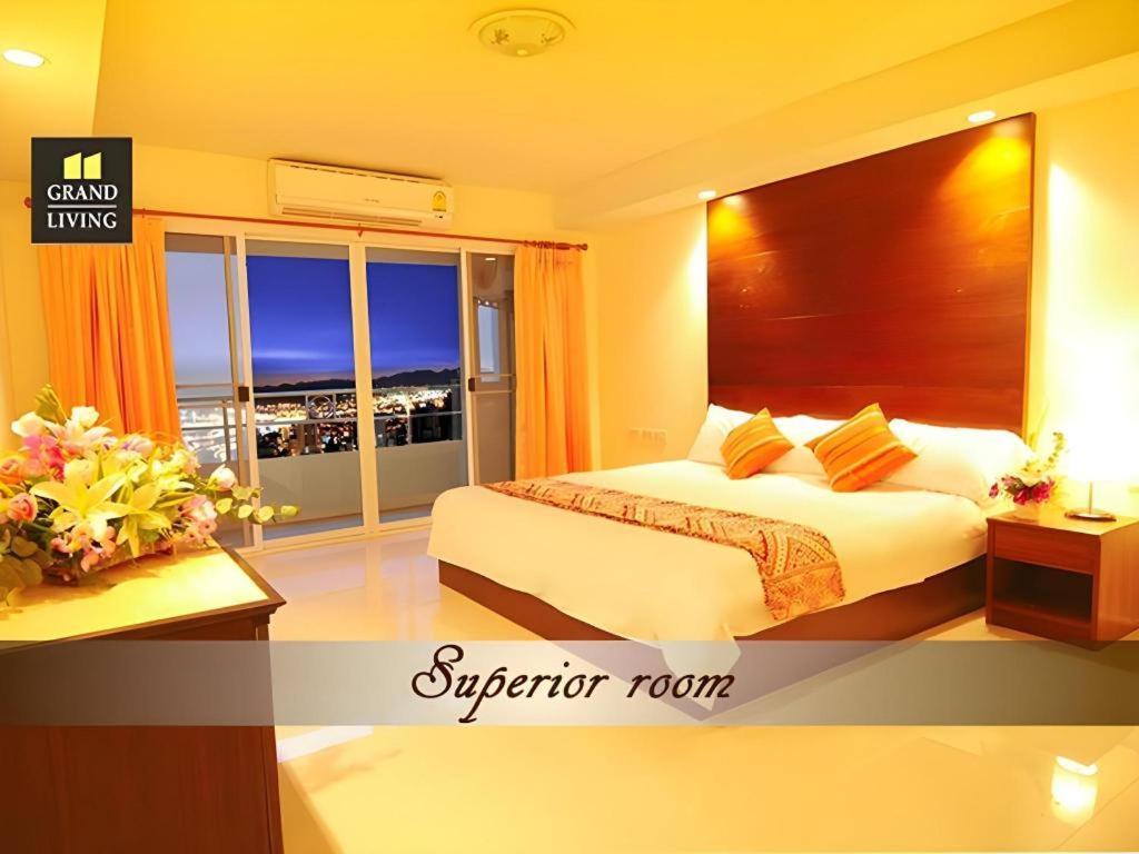 Grand Living Hotel