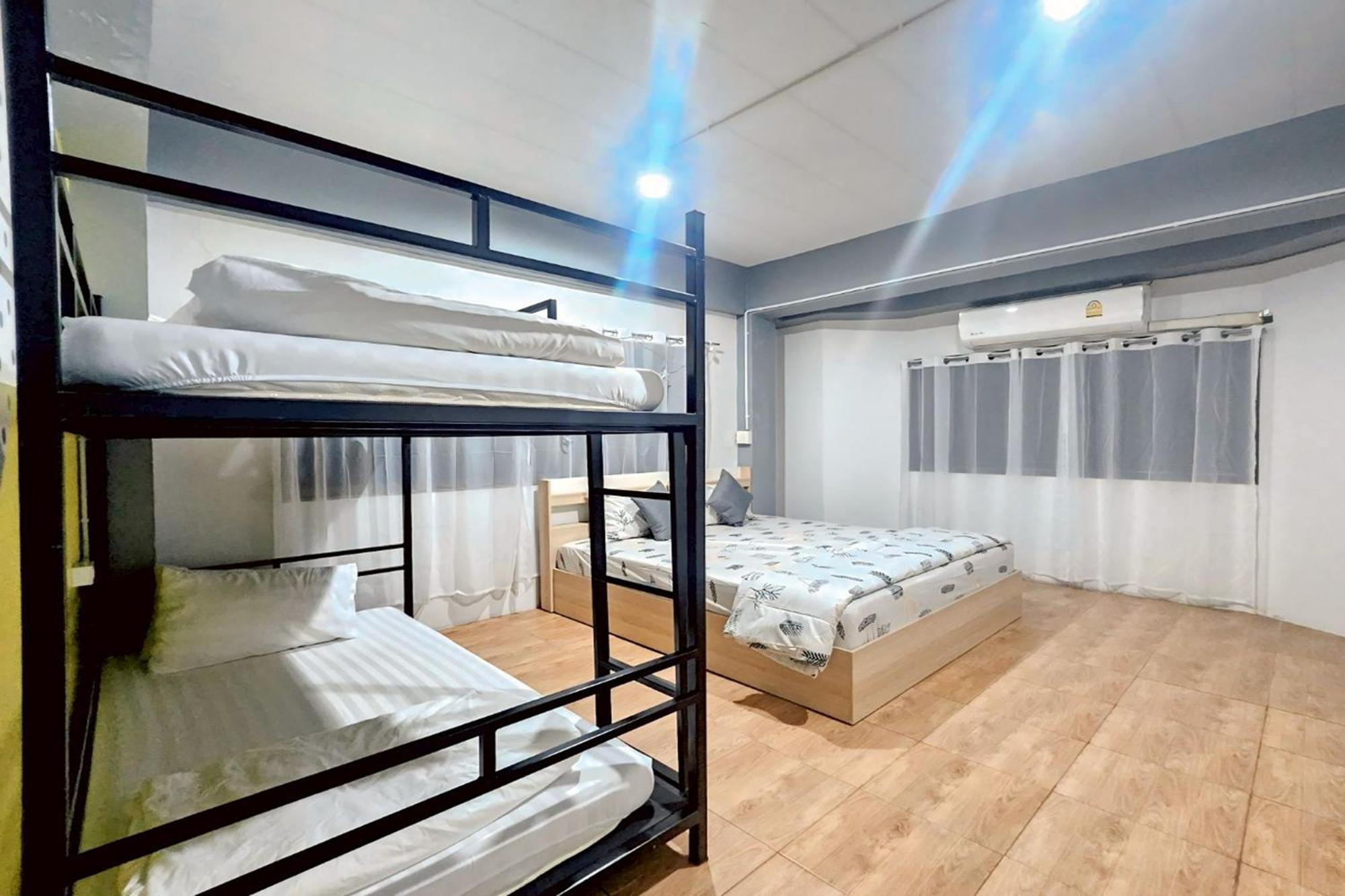 Me U Hostel *