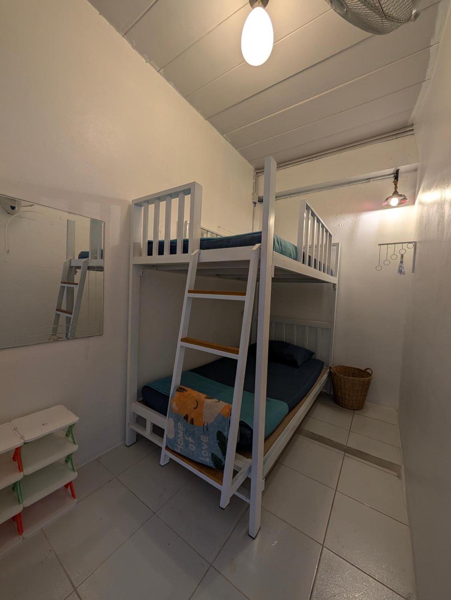 Blue Dream Hostel *