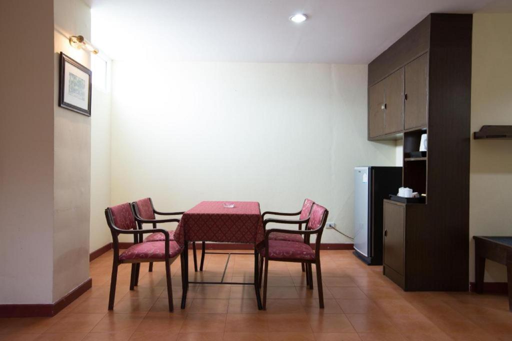 Night Bazaar Place Hotel