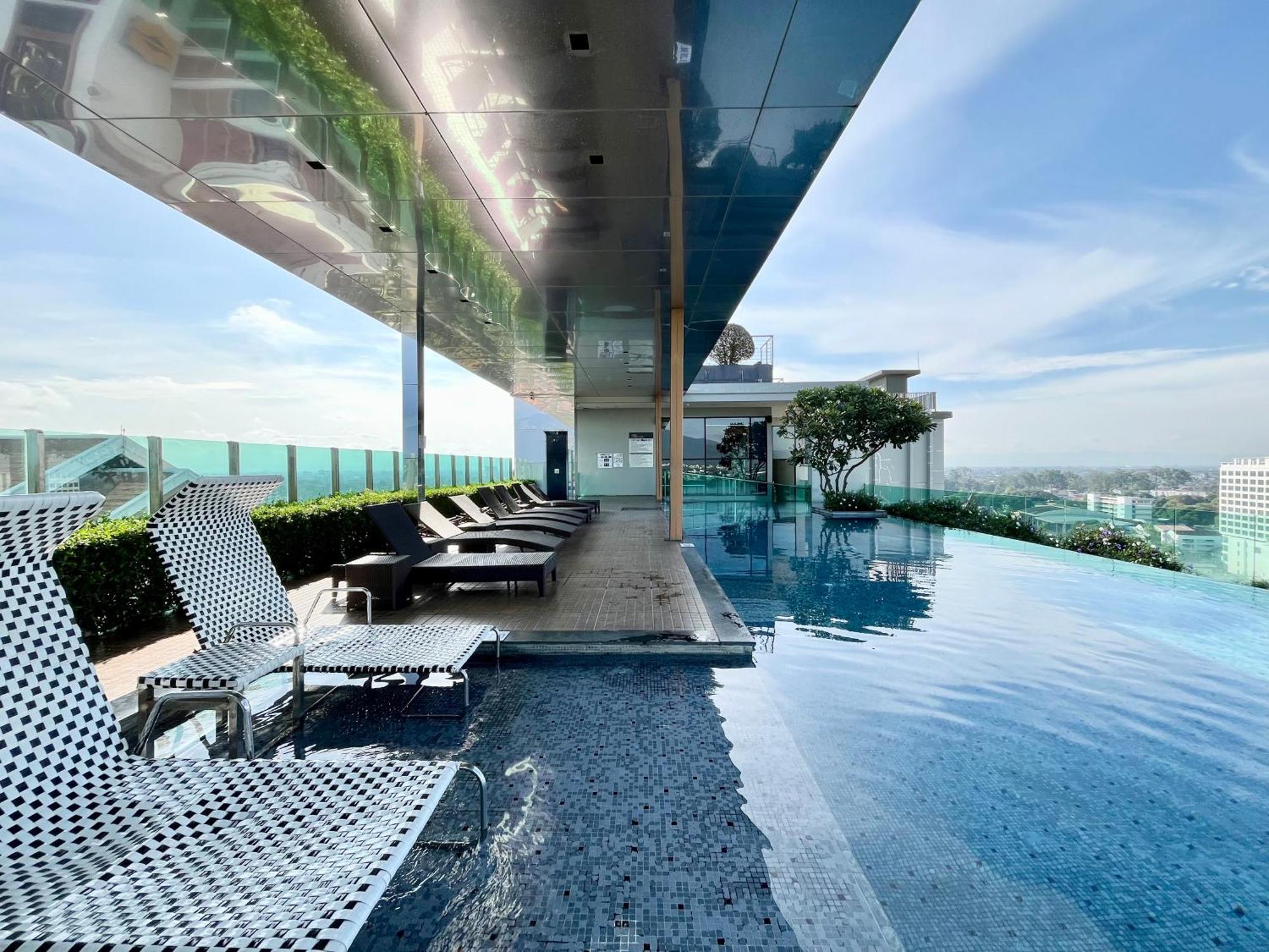 Remote Work Friendly With Fast Wifi - Rooftop And Gym