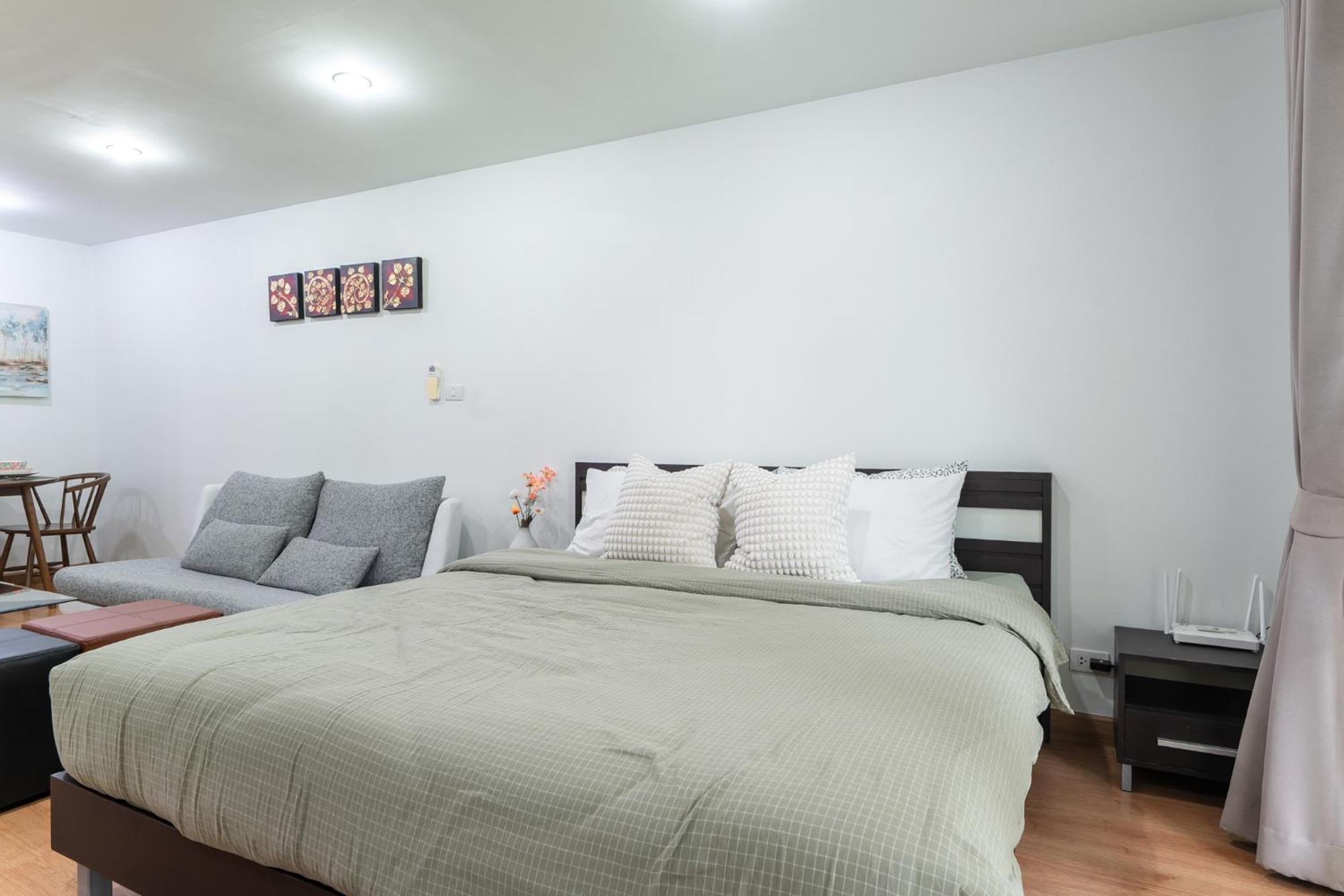 Apartment Modern Style 1br / Large Balcony At Nimman Chiang Mai