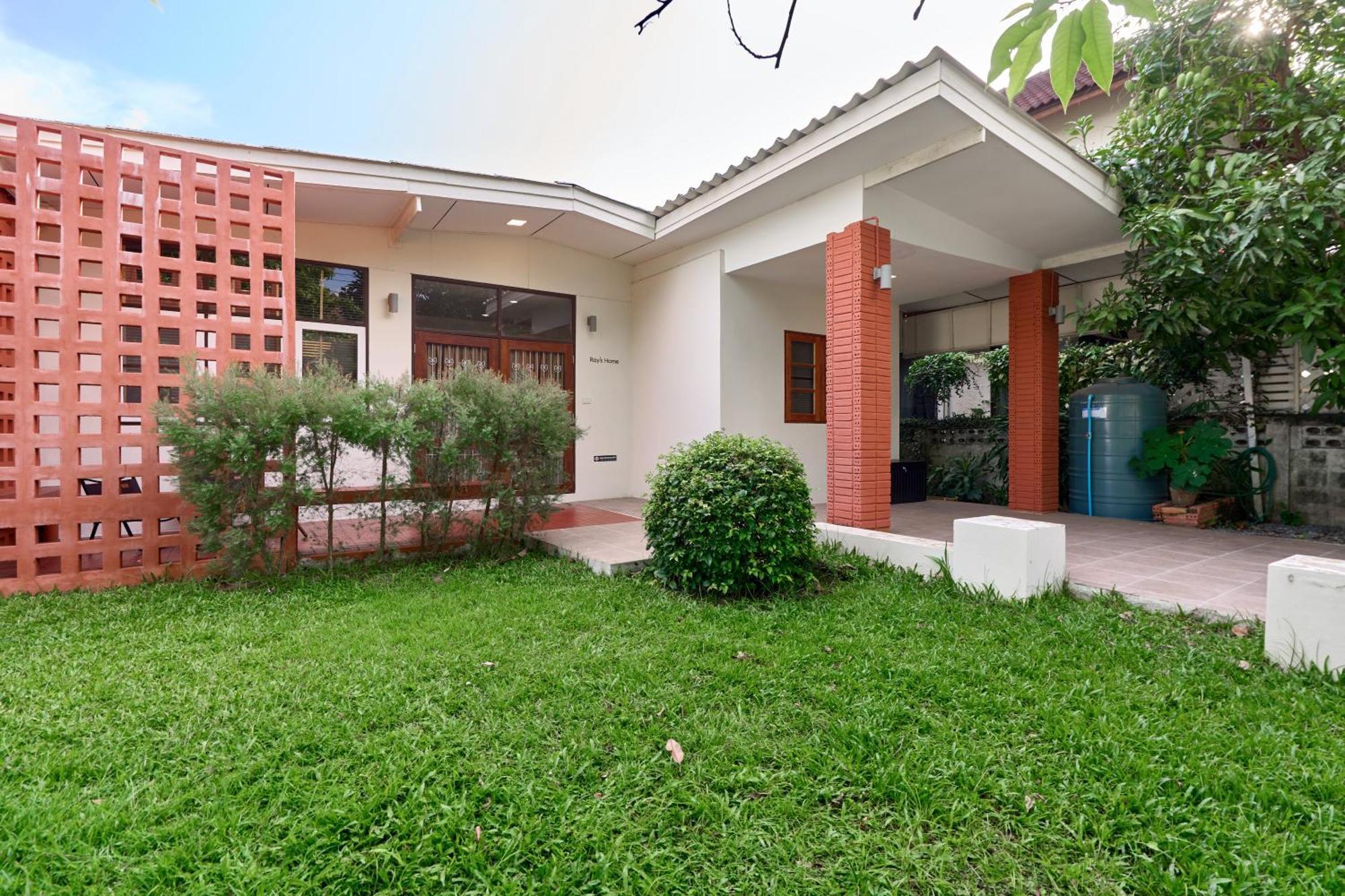 Ray's Home,3br With Front Yard,walkable To Nimman Holiday home