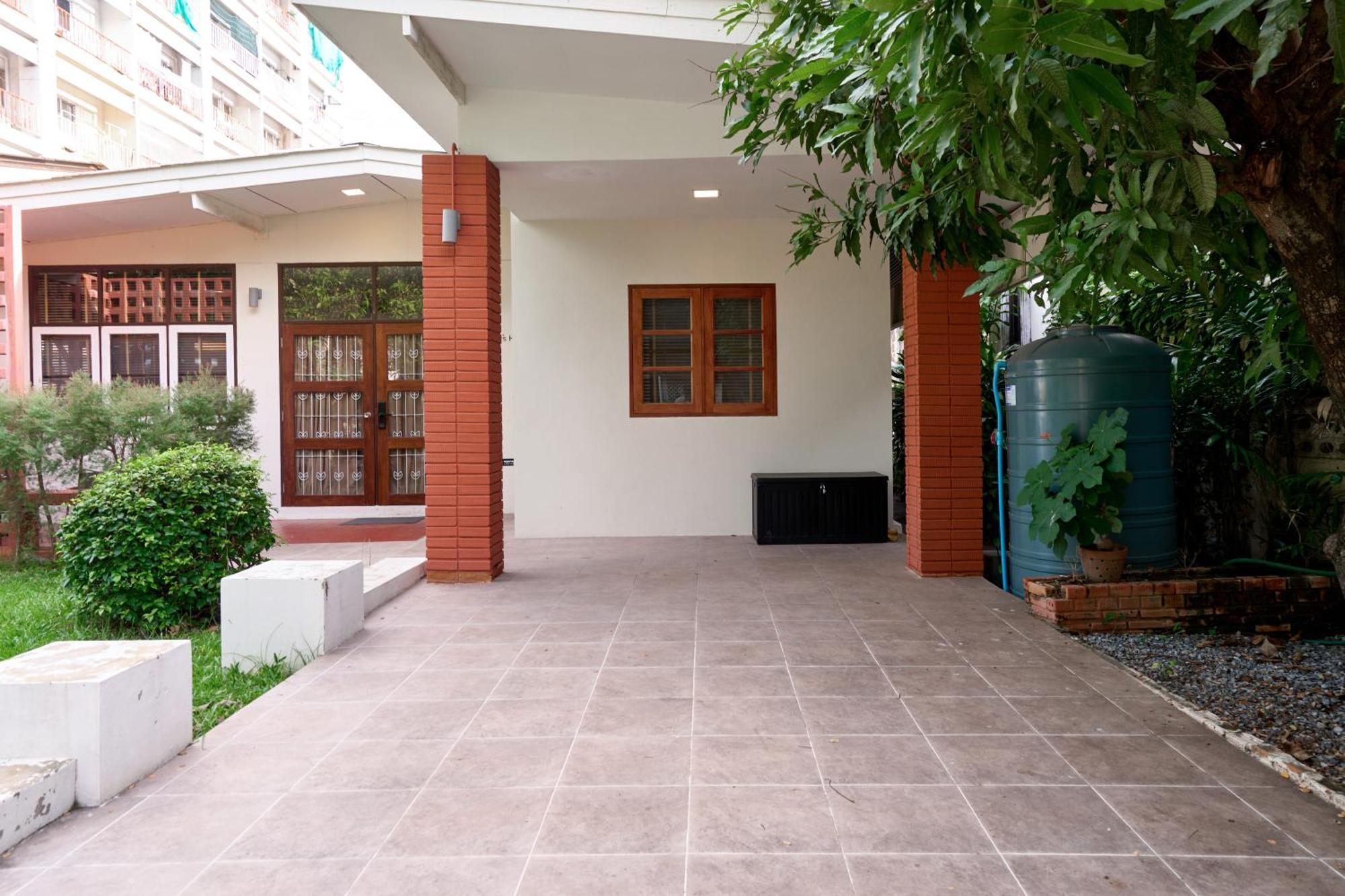 Ray's Home,3br With Front Yard,walkable To Nimman Holiday home Chiang Mai