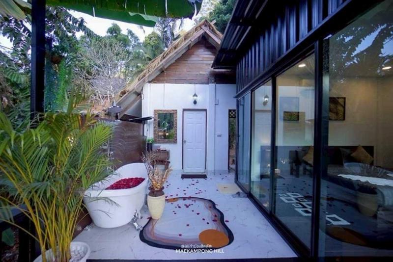 Hotel Mae Kampong Hill *