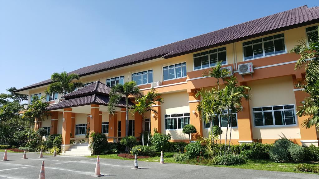 Hostel Rajapruek Place *