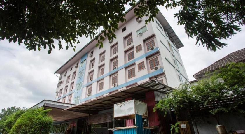 Hotel Oyo 75356 Thipsiri