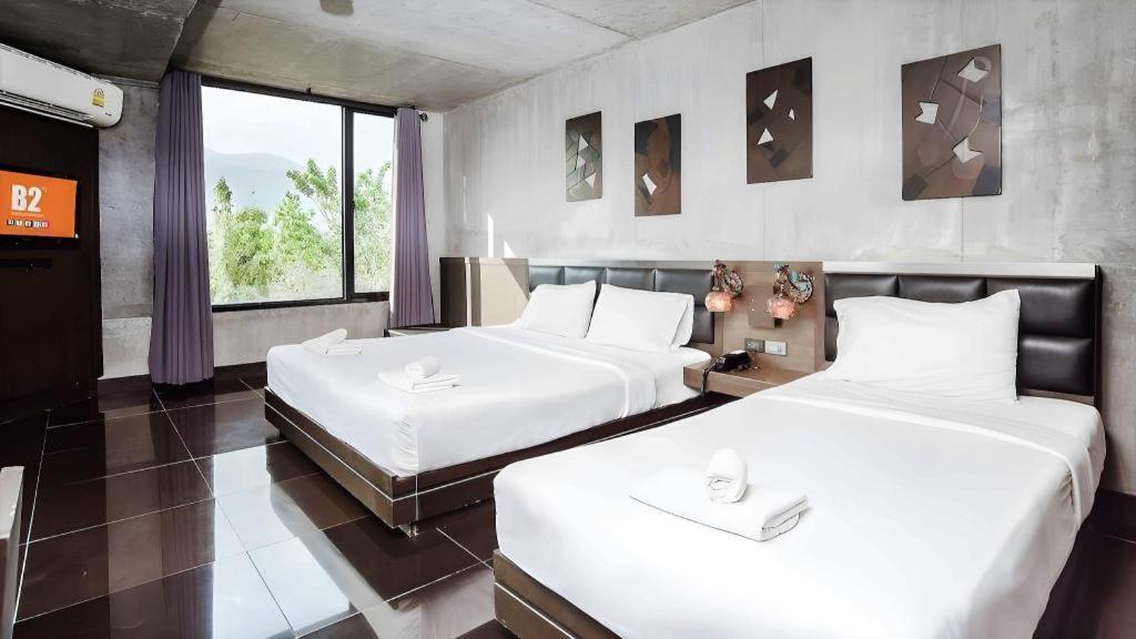 B2 Black Business And Budget Hotel 3*
