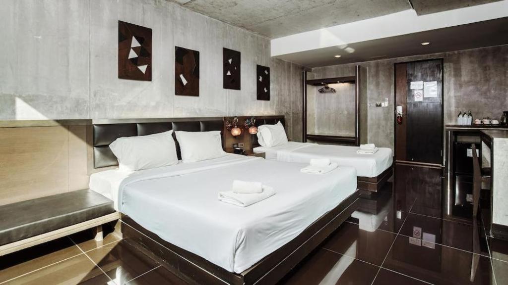 Hotel B2 Black Business And Budget