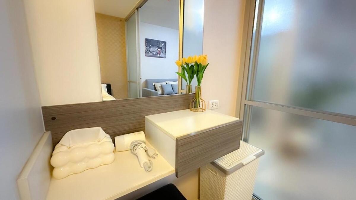 Great Next To A Shopping Mall Apartment *