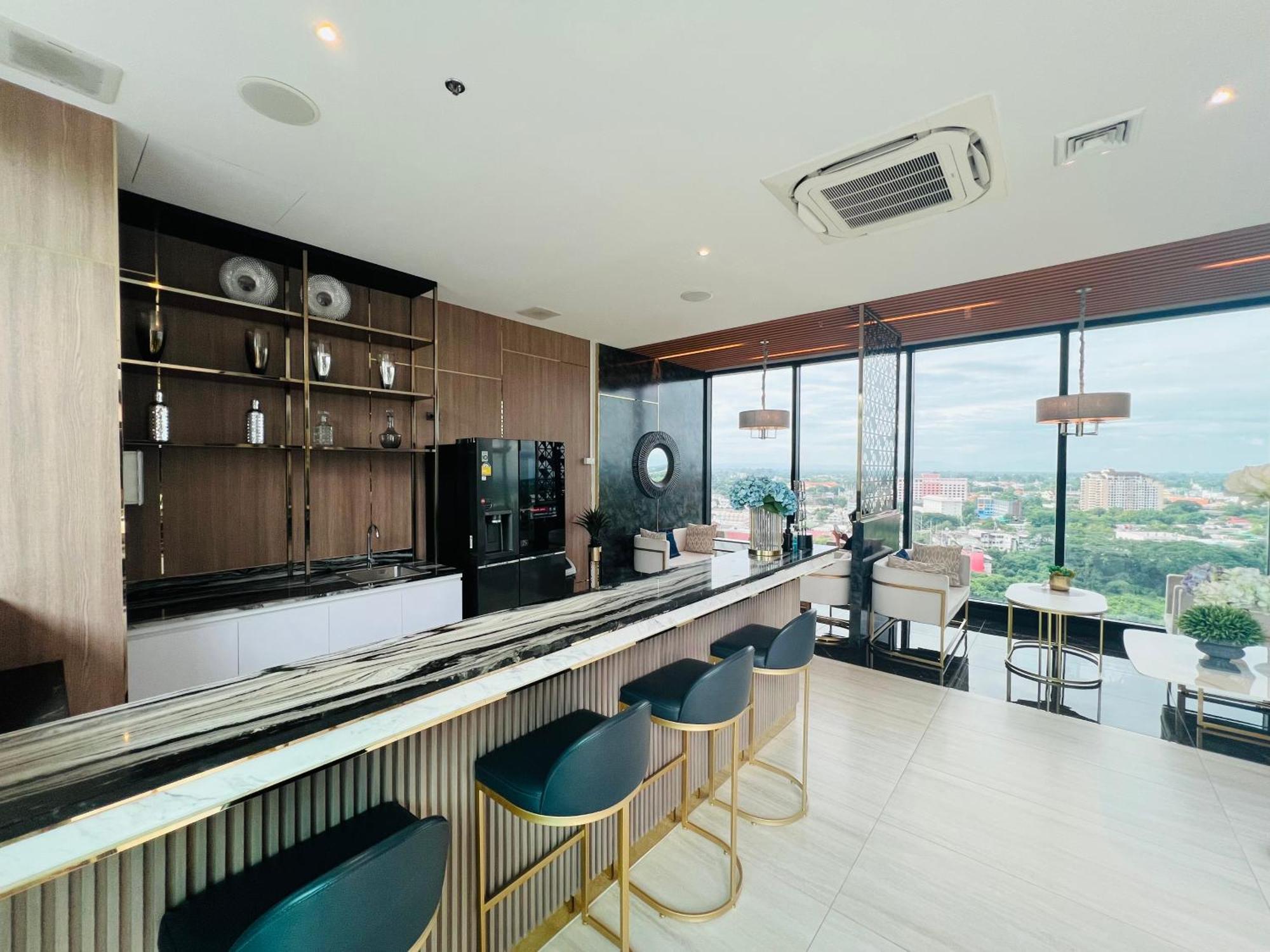 Astra Sky River Luxury 2bedroom Family With Infinity Pool, Near Old Town * Chiang Mai
