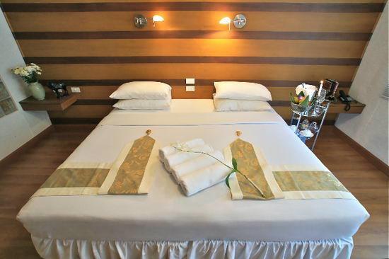 Lotus Hotel 3*