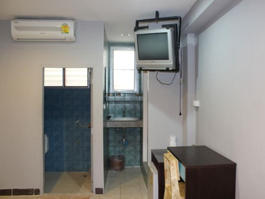 Pakinai Hotel 2*