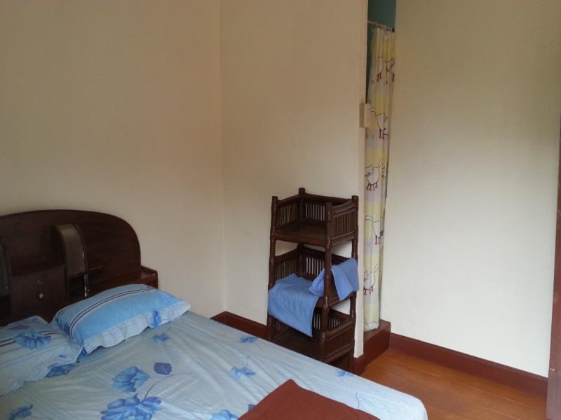 Lek Guest house