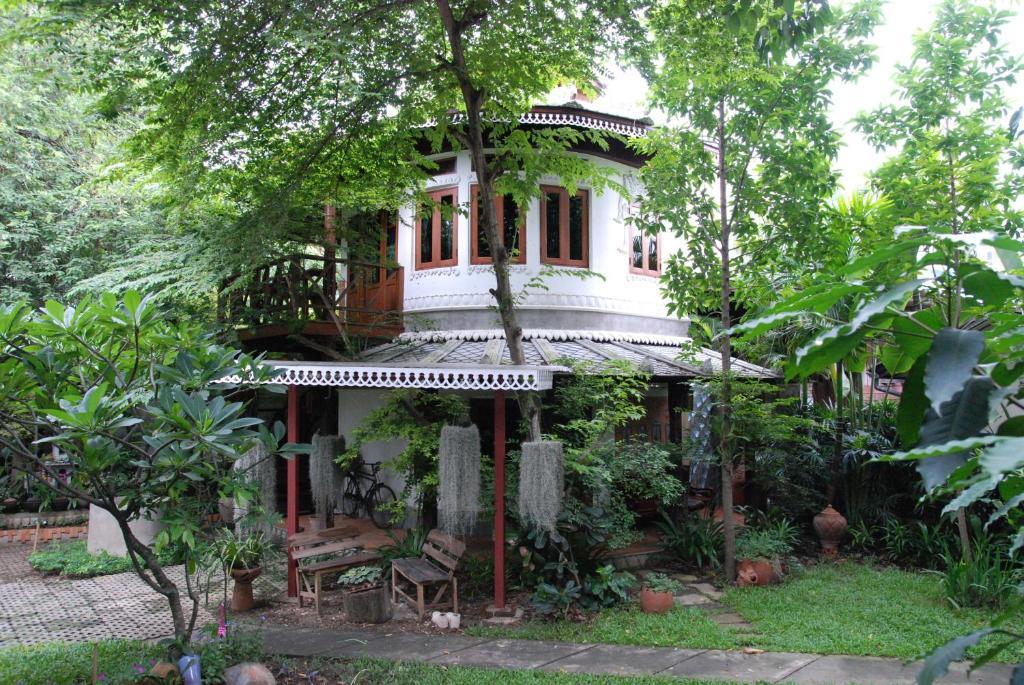 Guest house Santitham 2*