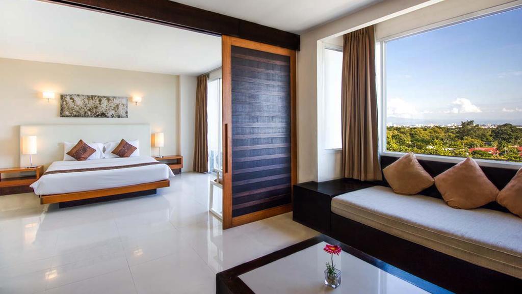 B2 Premier & Hotel