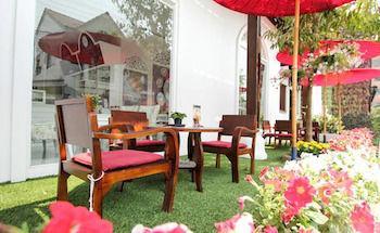 Guest house Ratchiangsaen Flora House 2*