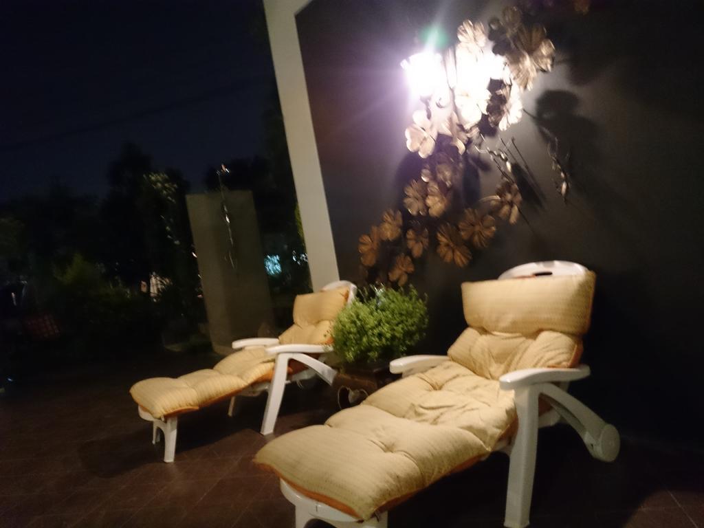 Hotel Capital O 1051 Pagoda House Chiang Mai