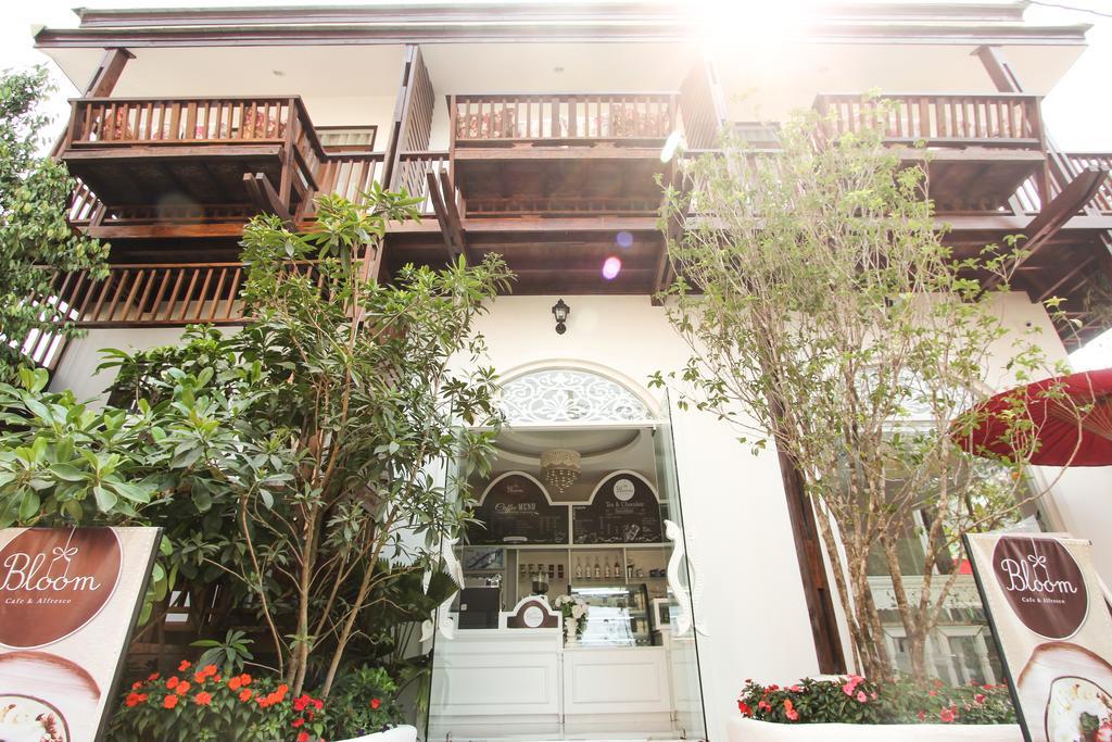 Guest house Ratchiangsaen Flora House 2*