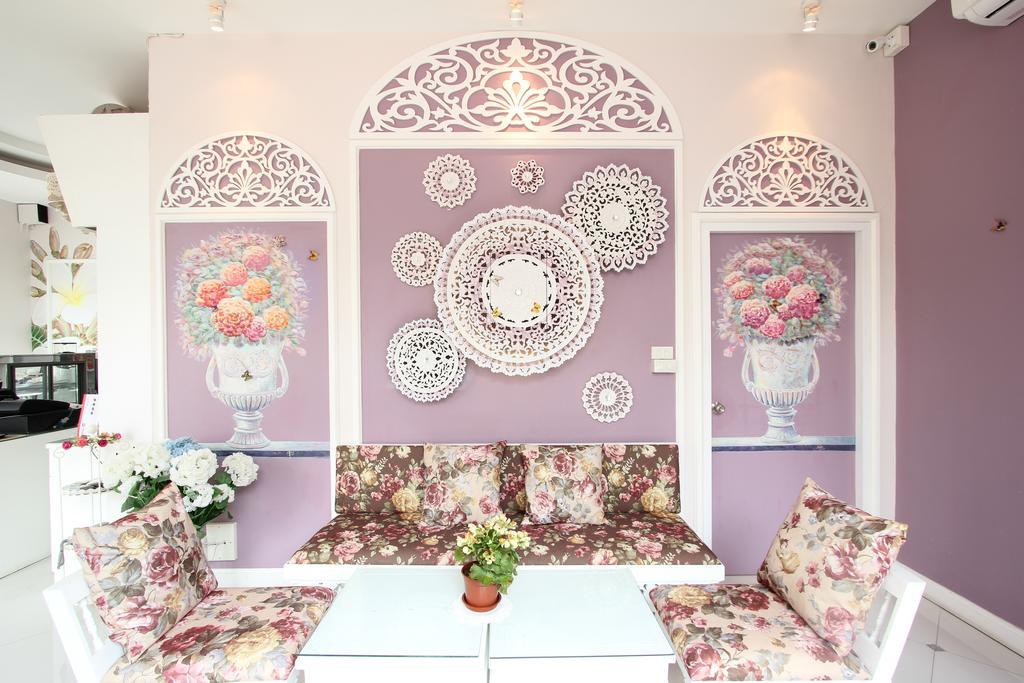Ratchiangsaen Flora House
