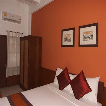 Mali's Hotel 2*